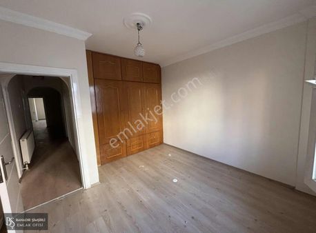 Bahadır Şimşirli'den Ragıpbey Mahallesinde Kiralık 4+1 Daire