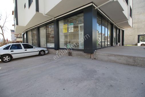 Aksaray Meydan Mahallesi'nde Kiralık 180 M² Köşe Başı Dükkan