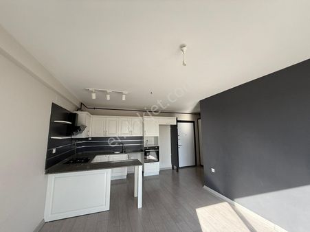 3ev Emlak'tan Turgut Özal Blv Metro Yakını 2+1 Kiralık Daire