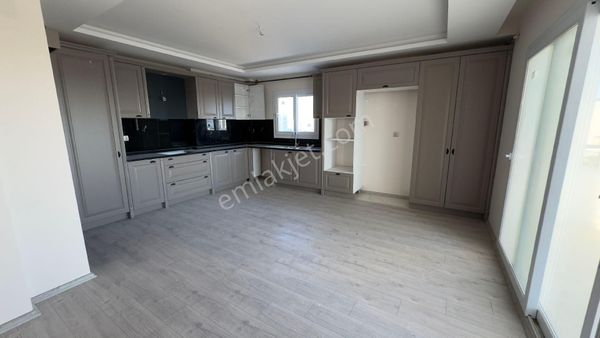 Ra Gayrimenkul Ergenekon Mh.site İçerisinde Satılık