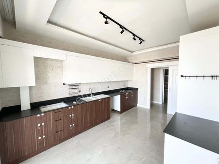 Tramvay'a Yakın 7/24 Güvenlkli İskanlı Masrafsız 3+1 Geniş Daire