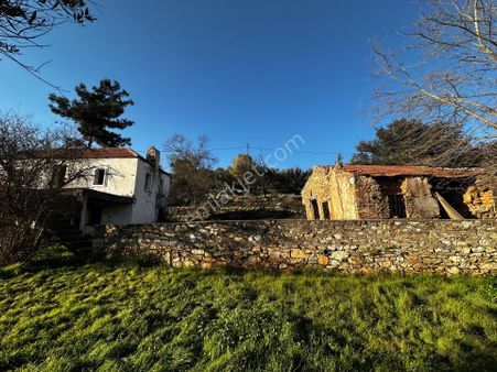Bodrum Kumköyde Üstünde 2 Taş Ev Bulunan Arsa