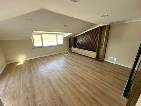 Yatırım'dan Küçükyalı'da Minibüs Cad.3dk Özel Dekore 3+1 Dubleks