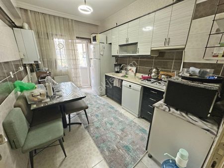 Hocalı Cadde Üzerinde Ön Cephe Balkonlu Ebeveyn Banyolu 3+1 Satılık Daire