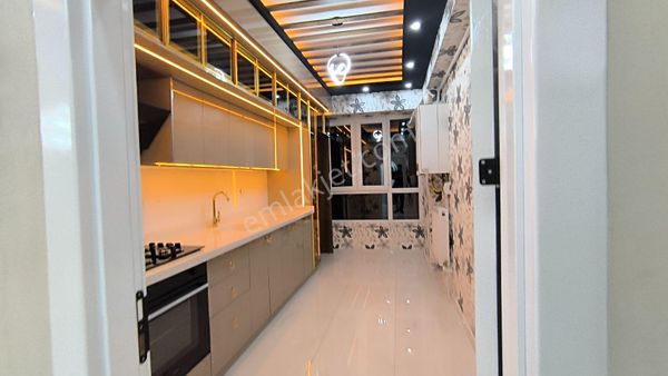 Yılmaz Gayrimenkulden Ultra Lüks Ful Yapılı Şahane Konum Kacırılmayacak 3+1 Fırsat Dairesi