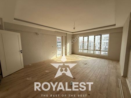 Royalest'ten Karacaahmet 2de Geniş Oturumlu Ultra Lüx Daire