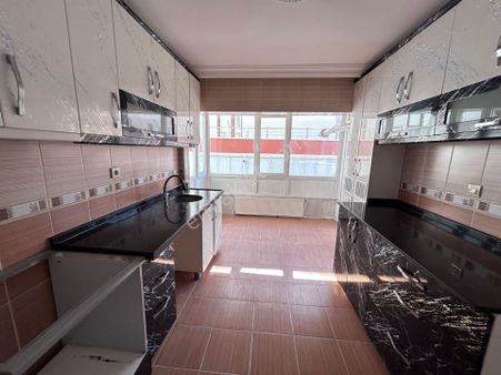 Lider Emlak'tan Güneşevler Mh Asansörlü 3+1 Kiralık Daire