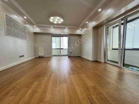 Kiptaş Venezia Mega Kiralık Boş Aylık Ödemeli 2 Banyolu Balkonlu Kapalı Mutfak 3+1 Daire