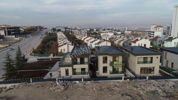 Satılık 6+1 Üç Katlı Geniş Villa Modern Mimari Ferah Yaşam Alanı