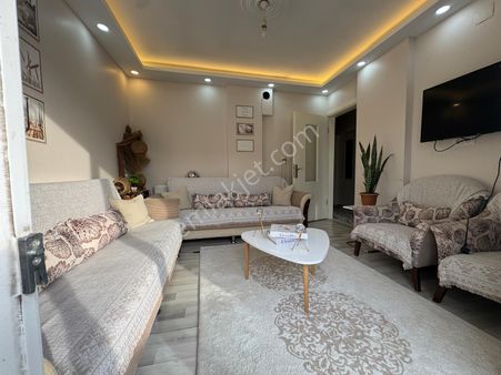 Turgutlu Eymen Emlak'tan Adliye Civarı 3+1 Doğalgazlı Satılık Daire