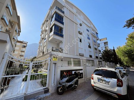 Antalya Konyaaltı Yeni Site İçi Geniş Masrafsız Katta 2+1