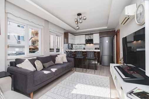 Meydana 5 Dk. Mesafede Kullanışlı Geniş 2+1 Fırsat Daire!