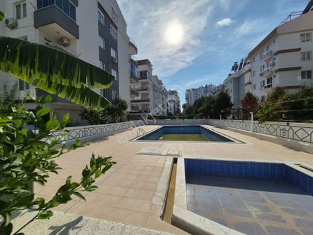 Liman Mahallesinde Site İçi 3+1 Havuzlu Satılık Fırsat Daire!