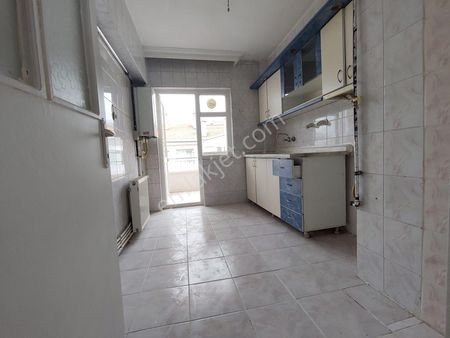 Yılmaz Gayrimenkul'den Pınarbaşı Mahallesinde Katta 3+1 Yapılı Pazarlıklı Kupon Daire. 130 M2