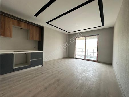 Pursaklar Mehmet Zengin Emlak'tan Otoparklı Çift Banyolu 6.kat 2+1 Ultra Lüks Sitede