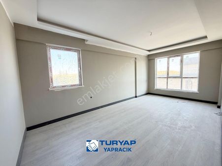 Turyap Yapracık 'tan Kayalar Sky 'da Katta 2+1 Daireler