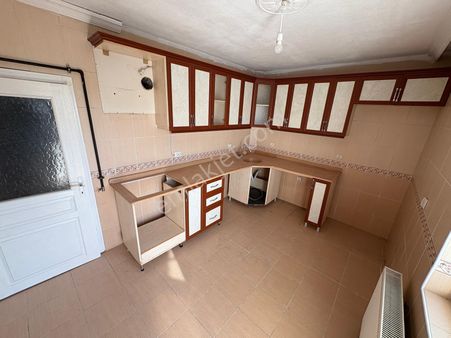 Hayal'den Tandoğan Mh'de Merkezi Konumda Ara Katta Çift Balkonlu Masrafsız Geniş 3+1