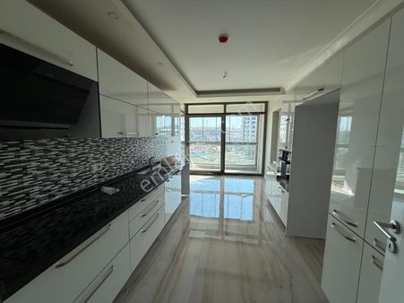 Kalecik Emlak'tan Teras Balkon E.banyolu Asansörlü 4+1 8.kat 150m²