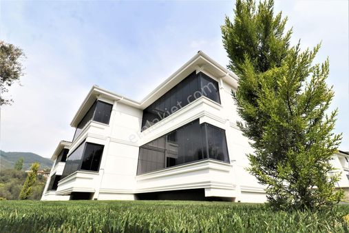 Güre'de Aygül Ayrıcalığıyla Doğa İle İç İçe Sıfır Geniş Cam Balkonlu Ultra Lüks Satılık 1+1 Daireler