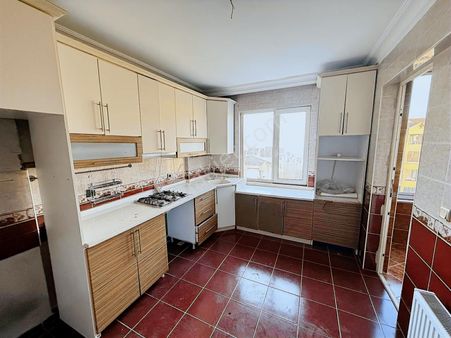 Bahçeşehir Esenkentte Hazvuzlu Sitede Kiralık 3+1 Daire