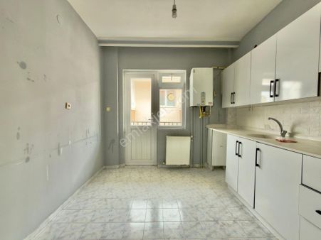 Kalecik Emlak'tan Merkez Beşyol Yakını 3. Kat'da 3+1 Daire