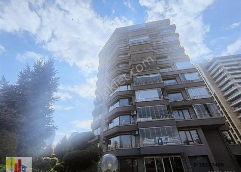 Mustafa Kemal Mahallesinden 220 M2.muhteşem Köşe Binada