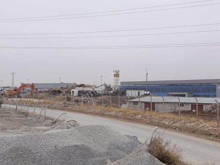 Havaalanı Aksarayda Yenı Havaalanı Terminal Kapısı Karsısında 14.5 Dönum Satılık Kaysı Bahçesi