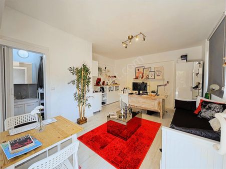 Yeşilbahçe'de Yaşam Alanı & Homeoffice Olabilir Kiralık Dükkan