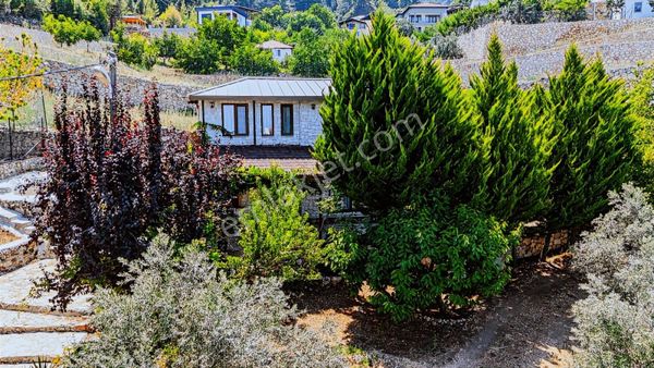 Çağlarca'da Şehir Deniz Manzaralı Geniş Bahçeli Satılık Villa