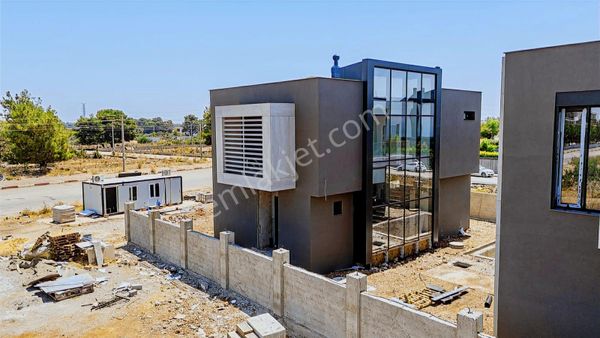 Antalyaspor Tesisleri Karşısında Satılık Modern Villa