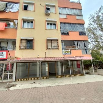 Muratpaşa'da İşlek Mevkide Satılık Dükkan