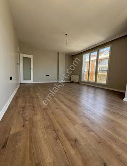 Gayrimenkulis'ten Emsallerinin Altında Havuzlu Site Genis 2+1