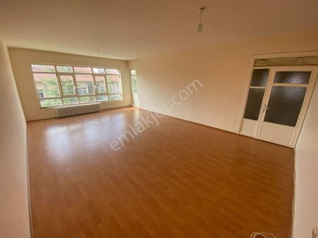 Etlik Merkezde Cadde Üzeri 3+1 Bağımsız Katta Masrafsız Kaçmaz