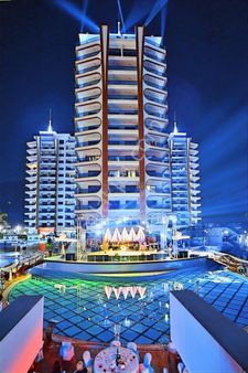 Otel Konforunda Azura Park Sitesinde Düz Ayak Lüx 3+1 Daire