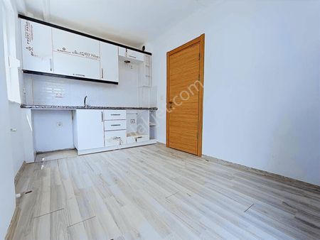 Çamlıbel'de Arakat Asansörlü 1+1 Kiralık Daire