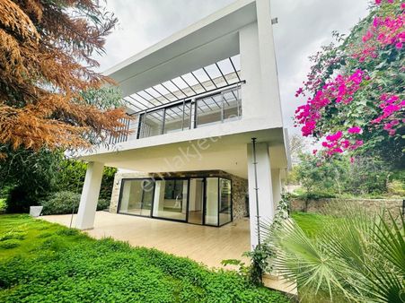 Akyarlar 6+1 Yada 5+2 Kullanımlı 500 M2 Özel Bahçe İçi Villa