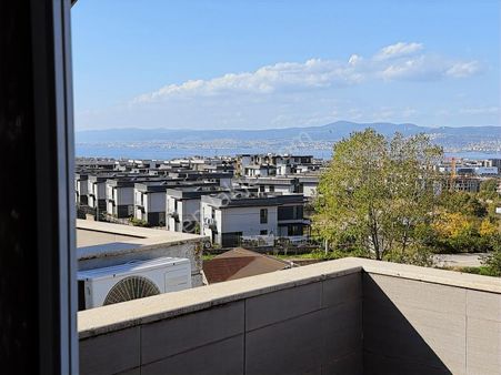 Kocaeli Başiskele Deniz Manzaralı Lüks Ve Modern Daire Satılık