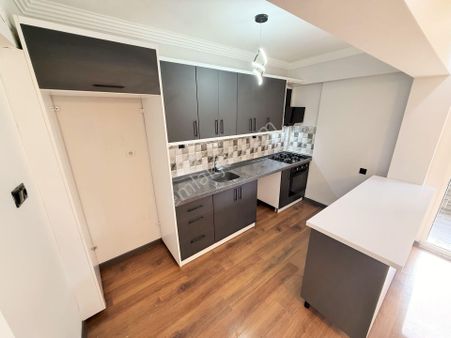 Utku Emlak'tan Akçay'da Ön Cephe Full Yapılı 3+1 Satılık Daire