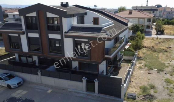 Mir'den Özel Okullar Bölgesinde Özel Yapım 4+2 /290 M2 Villa