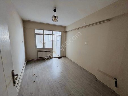 Mir'den Çarşı Merkezde Satılık Arakat 2+1 100 M2 Daire