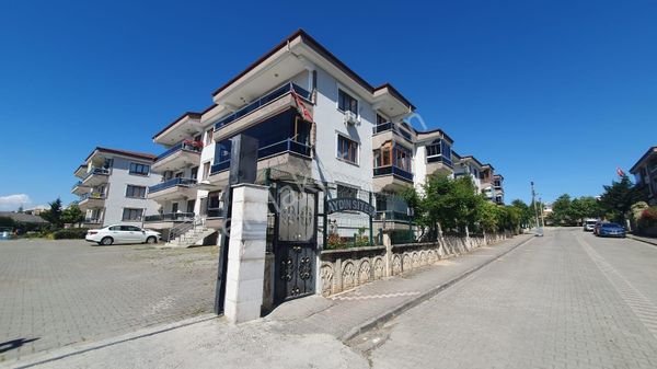 Yalova Merkez Dere Mahallesi Aydın Sitesinde Satılık 3+1 Daire