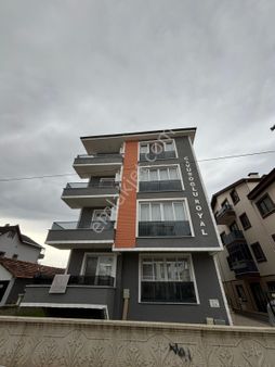 Yalova Çiftlikköyde Mükemmel Konumda Geniş Bahçeli 2+1 Daire