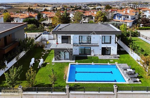 Gölbaşı Doktorlar Sitesi,yeni Kısımda Havuzlu Villa