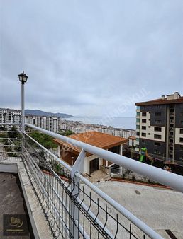 Akcaabat Yıldızlı Sümela Evlerinde Panoramik Manzaralı Daire