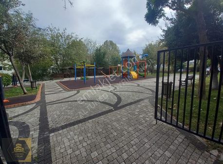 Küçükçekmece Halkalı Konut Birlik Sitesinde 2+1 Fırsat Daire