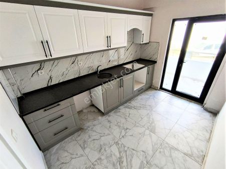 💥burhaniye Bahçelievler'de💥aygül'den Ayrı Mutfak Doğalgaz Yerden Isınmalı Kaçmaz 2+1 Satılık Daire