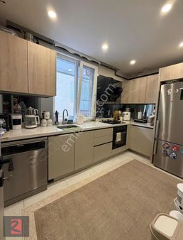 Kübra Yesiltepe Den Merkezi Konumda Ayrı Mutfaklı Satılık Daire