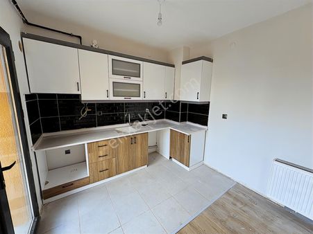 Şeref Emlak Toki 7/a 7.kat Balkonlu 1+1 Vialand Cephe