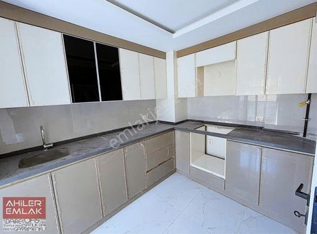 Merkezi Konumda Full Yapılı Sıfır 2 Oda 1 Salon 80m2 Daire