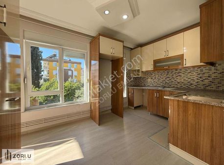 Ulusoy Caddesinde Doğal Gazlı Satılık 4+1 Bahçe Dubleksi